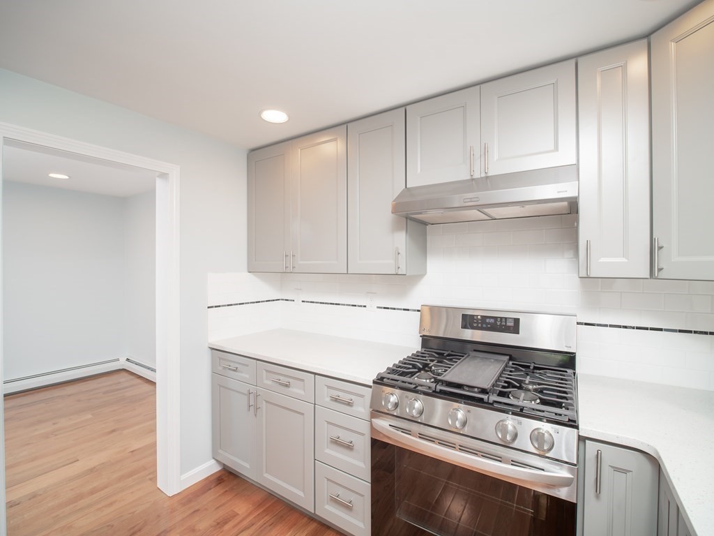 6 Braemore Road Billerica, MA 01821 - Photo 7 of 31