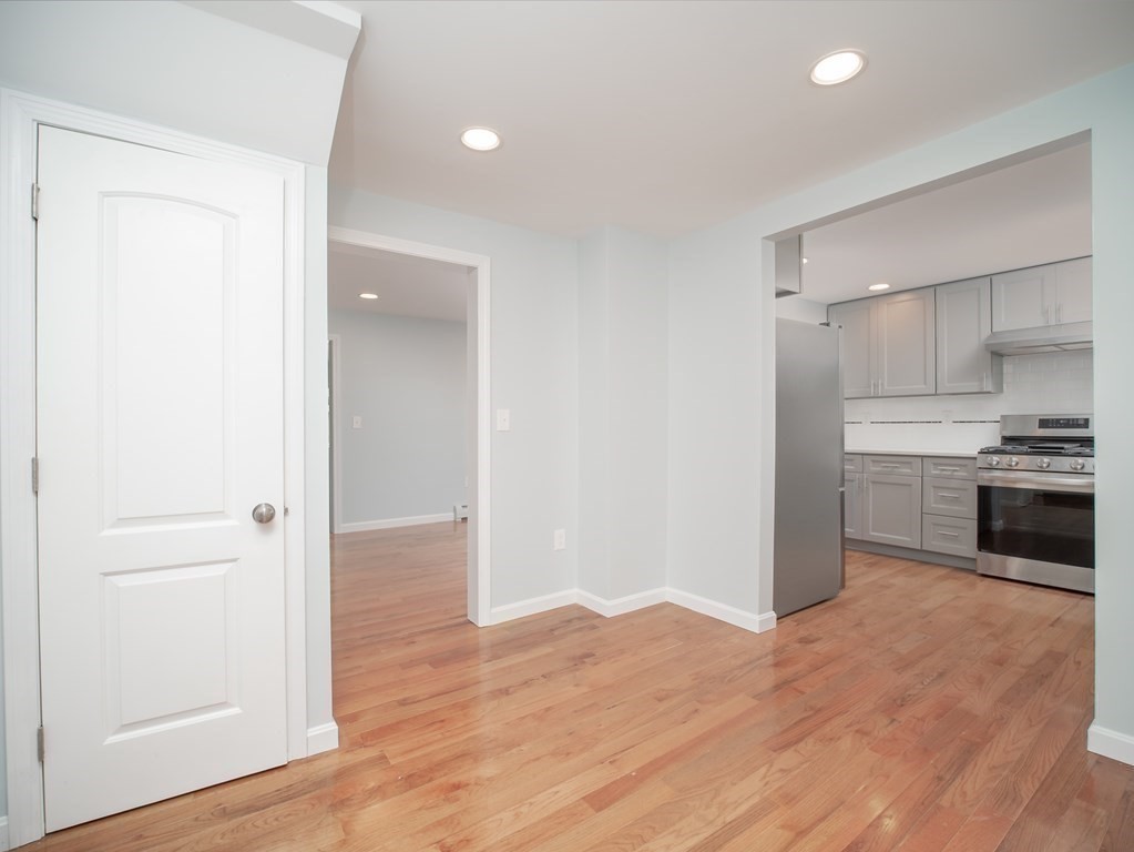 6 Braemore Road Billerica, MA 01821 - Photo 10 of 31