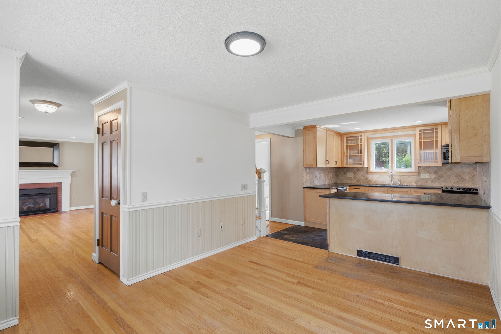 32 Meadowgate Street Wethersfield, CT 06109 - Photo 13 of 40
