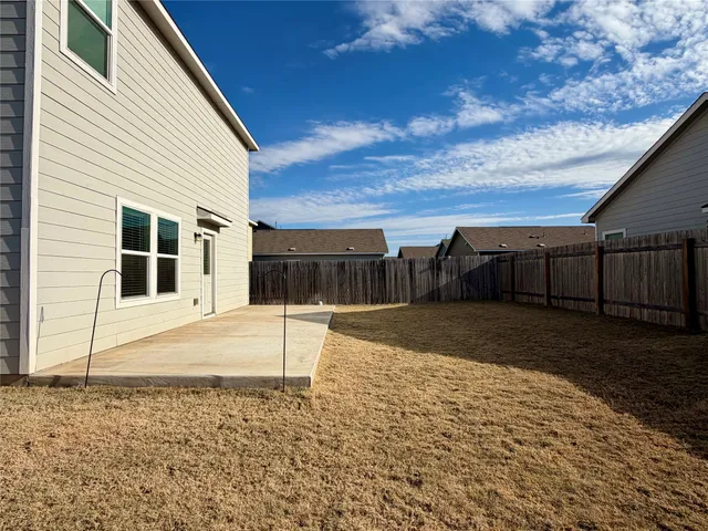 $1,950 | 512 Gabbro Gardens, Maxwell, TX 78656