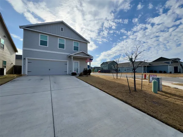$1,950 | 512 Gabbro Gardens, Maxwell, TX 78656