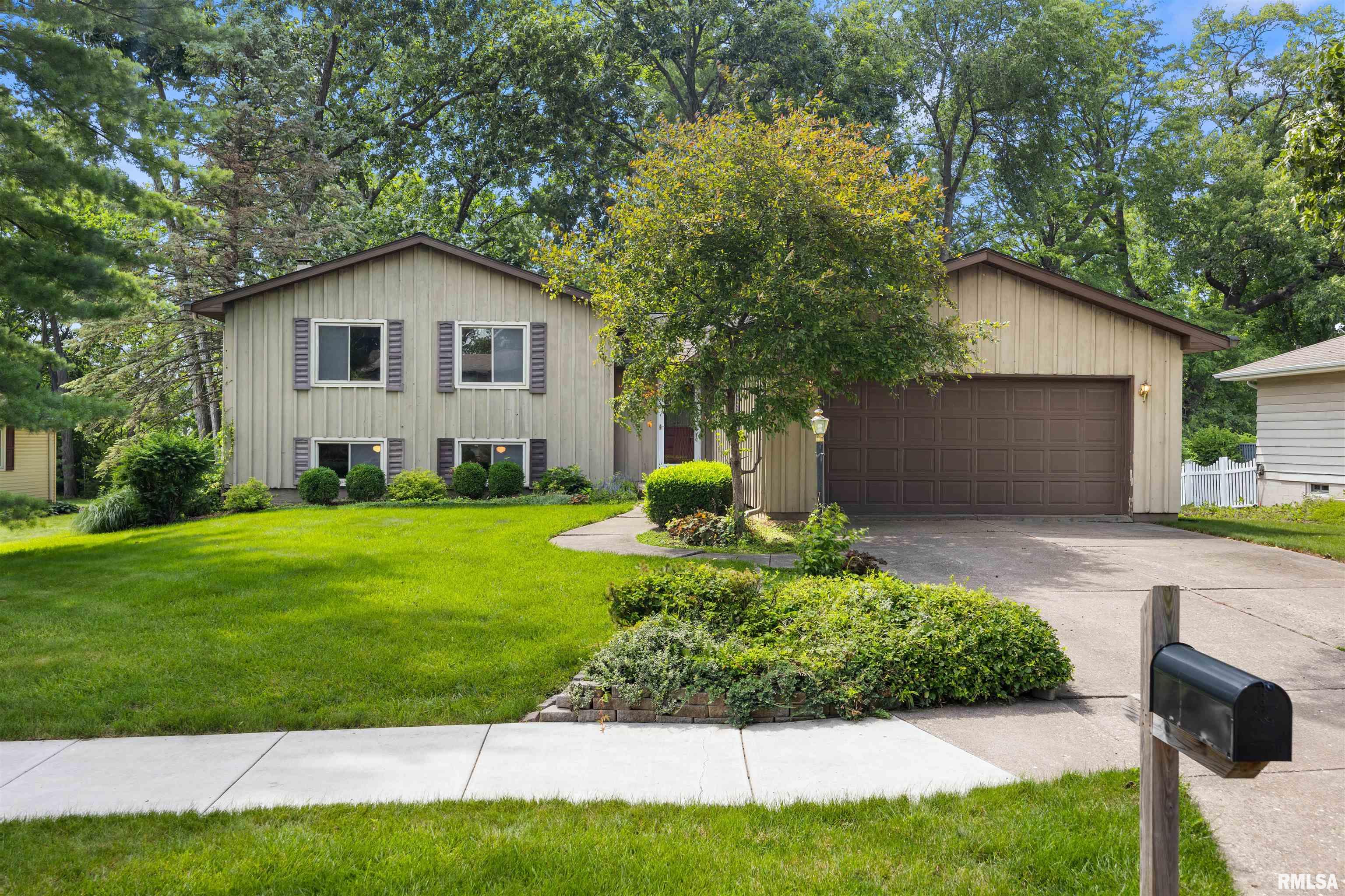6307 North Post Oak Road Peoria, IL 61615 - Photo 1 of 45