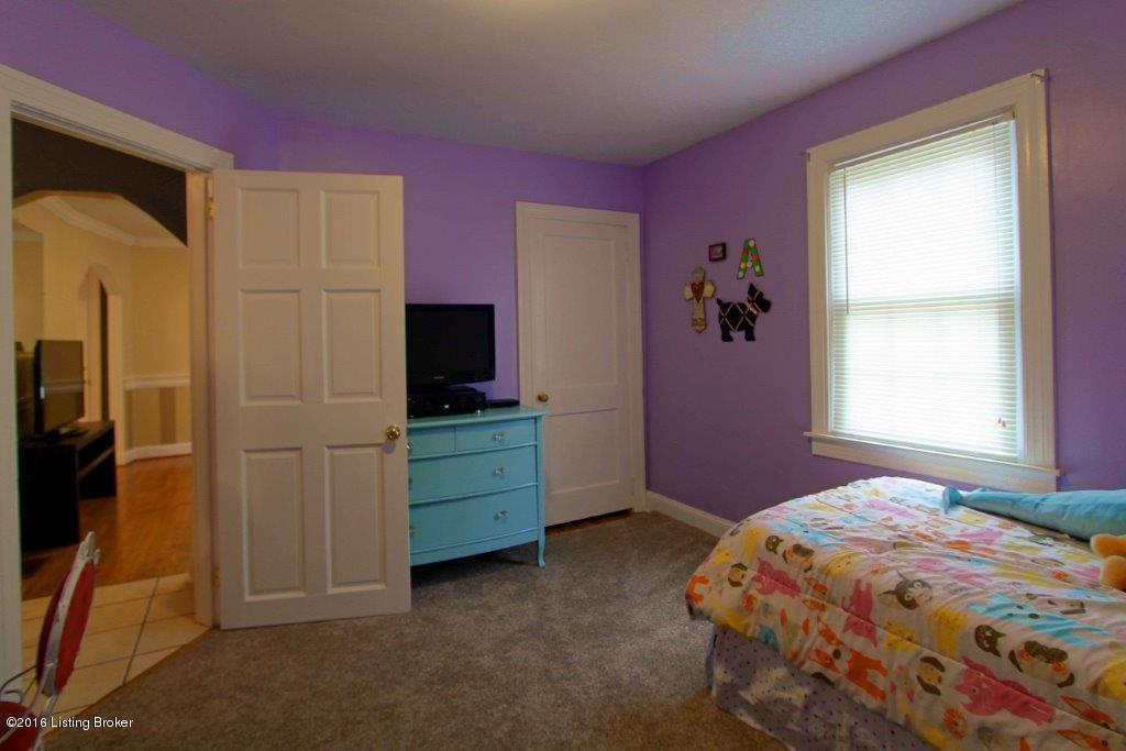 3076 University Road Louisville, KY 40206 - Photo 25 of 43 25 Bedroom