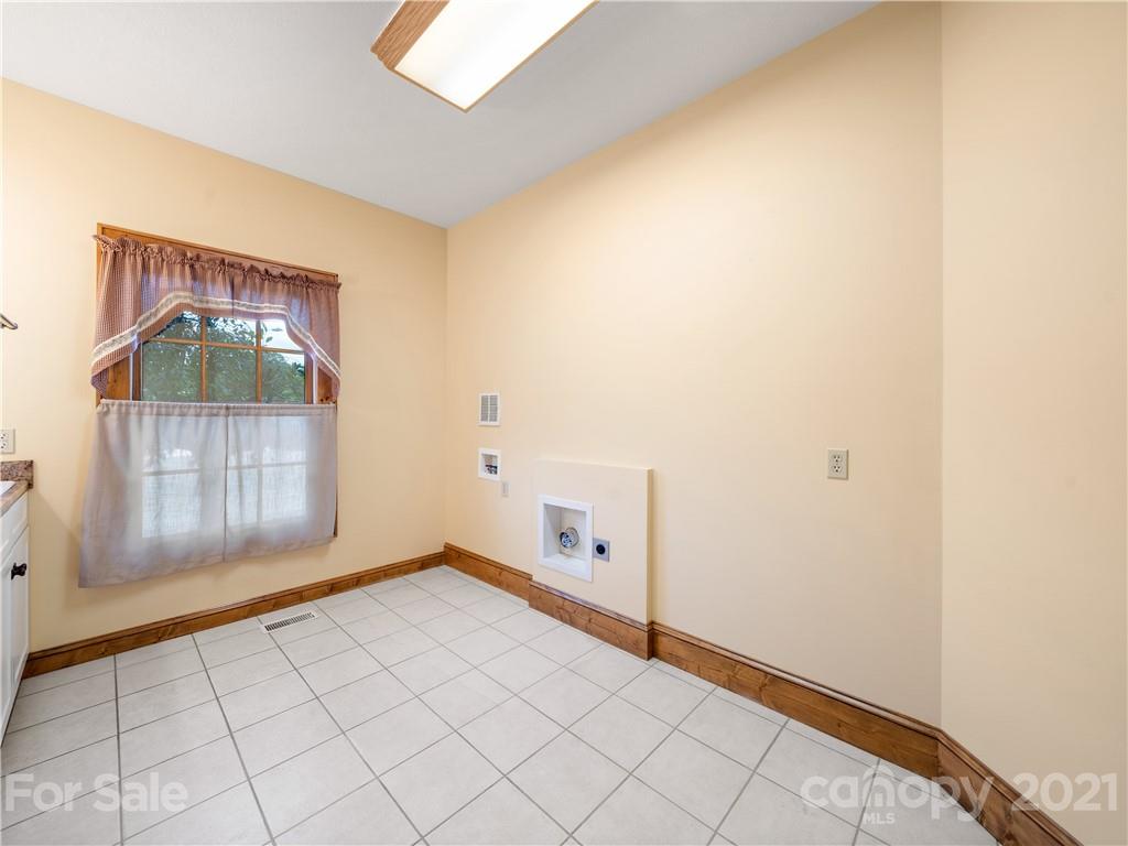 89 Fairmont Road Candler, NC 28715 - Photo 22 of 48 Gallery Image 22