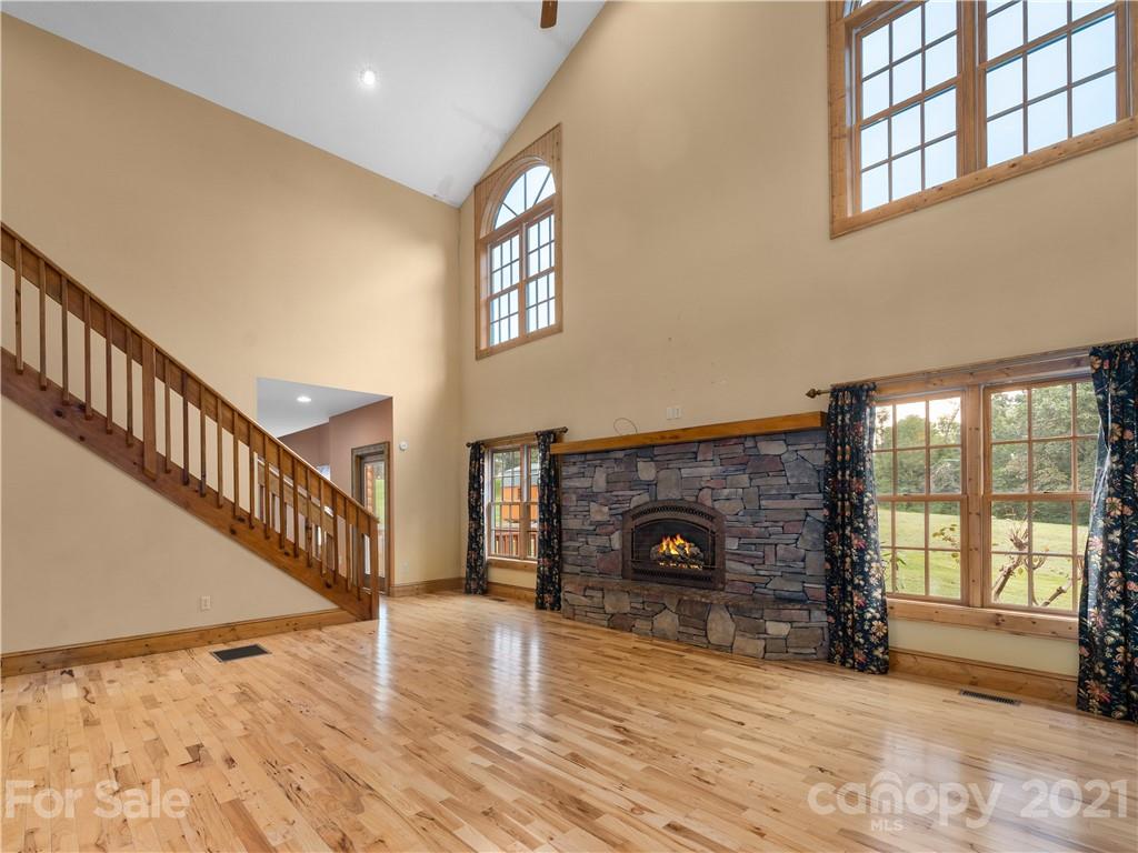 89 Fairmont Road Candler, NC 28715 - Photo 5 of 48 Gallery Image 5