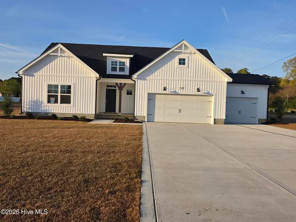 $426,873 | 2812 Tucker Hl Drive, Grimesland, NC 27837