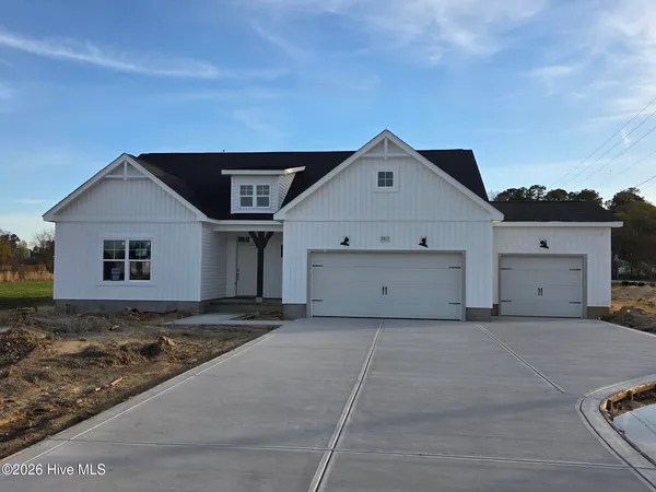 $426,873 | 2812 Tucker Hl Drive, Grimesland, NC 27837