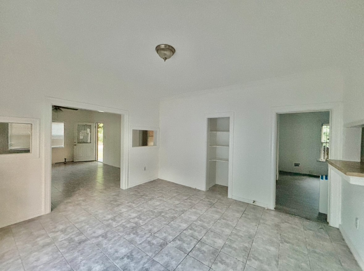 6124 Goforth Street Houston, TX 77021 - Photo 13 of 21 an empty room with a bathroom and a sink