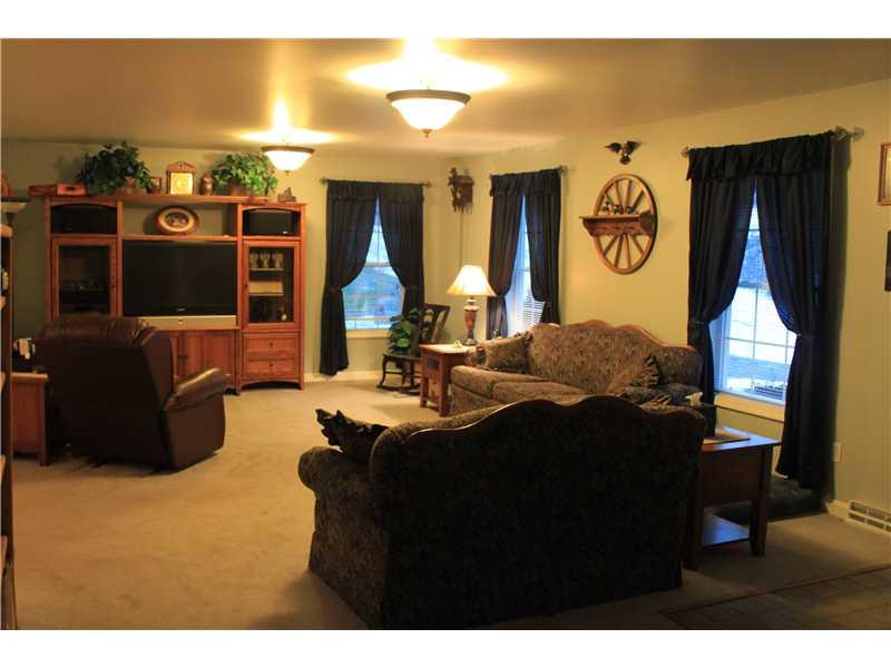 343 Red Mill Road Kittanning, PA 16201 - Photo 6 of 22 Living Room.