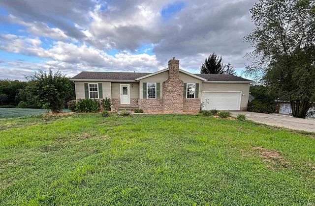 $275,000 | 690 Southridge Road, Loogootee, IN 47553