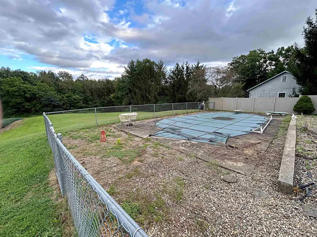 $248,500 | 690 Southridge Road, Loogootee, IN 47553