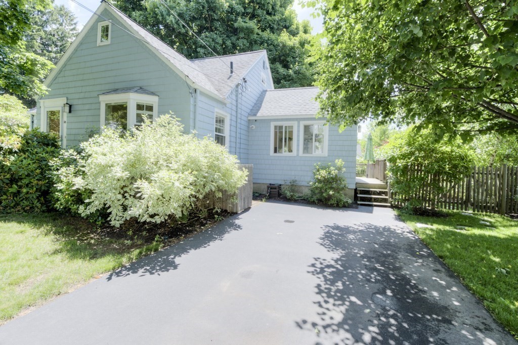 14 Wahnita Road Worcester, MA 01606 - Photo 6 of 39 Gallery Image 6