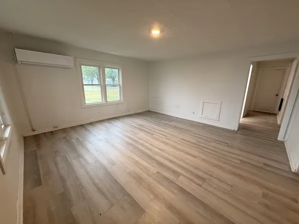 $900 | 906 North Military Street, Unit A, Loretto, TN 38469