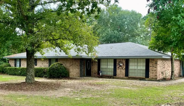 $334,000 | 807 El Camino Road, Grapeland, TX 75844
