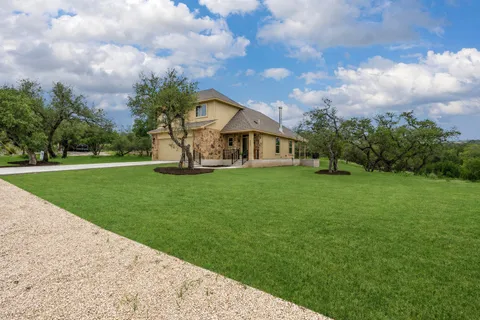 $575,000 | 112 Twin Creek Circle, Dripping Springs, TX 78620