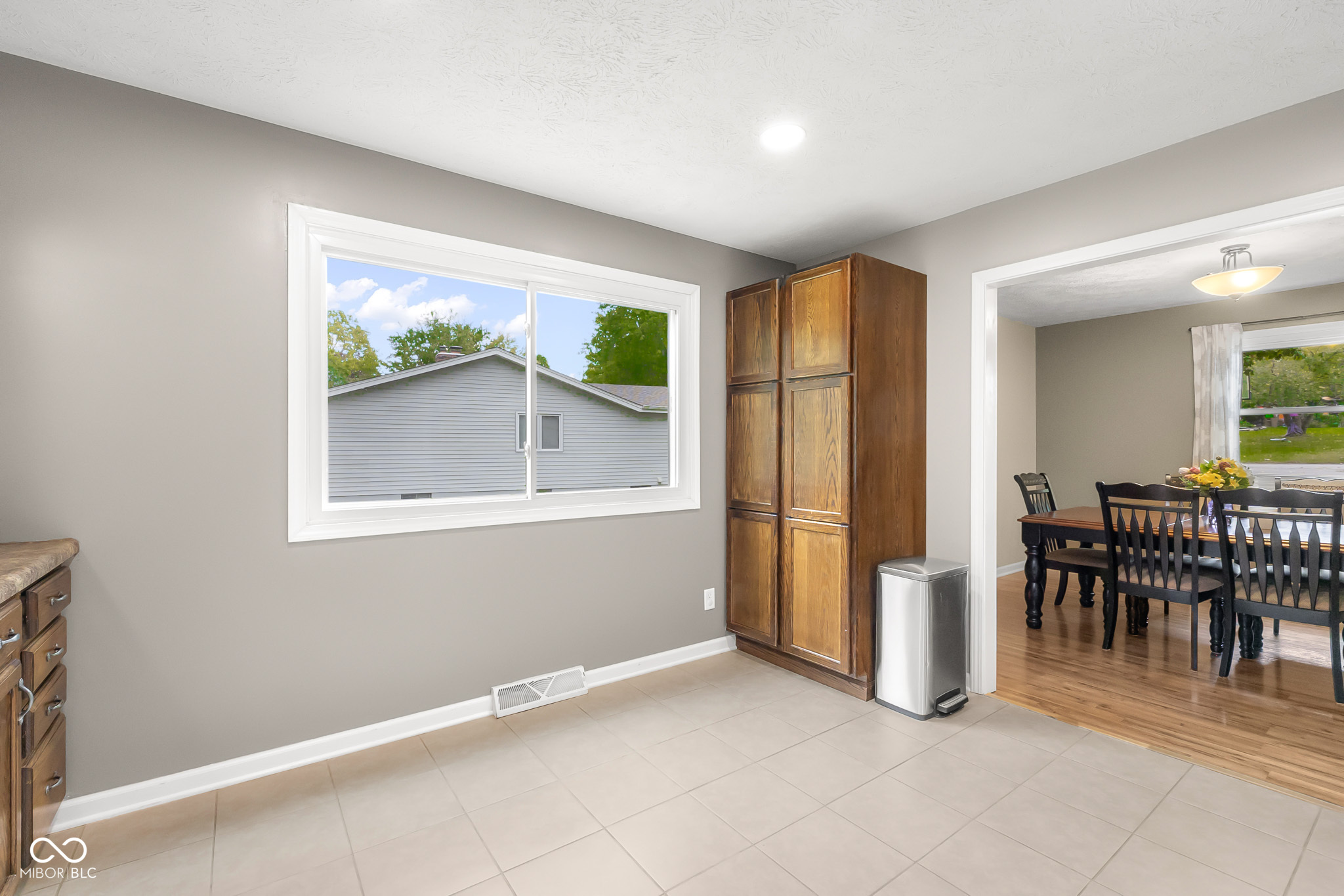 950 Countryside Lane Columbus, IN 47201 - Photo 12 of 47