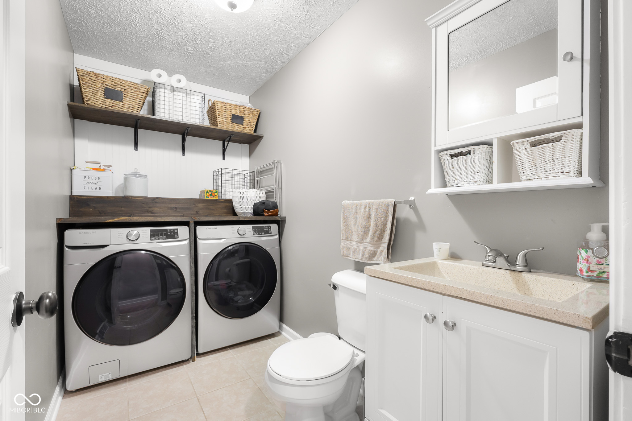 950 Countryside Lane Columbus, IN 47201 - Photo 16 of 47