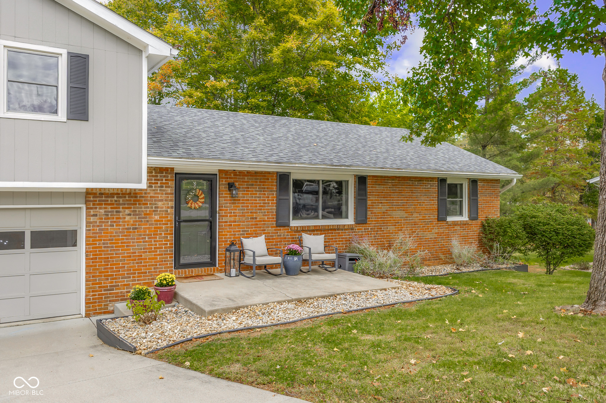 950 Countryside Lane Columbus, IN 47201 - Photo 3 of 47