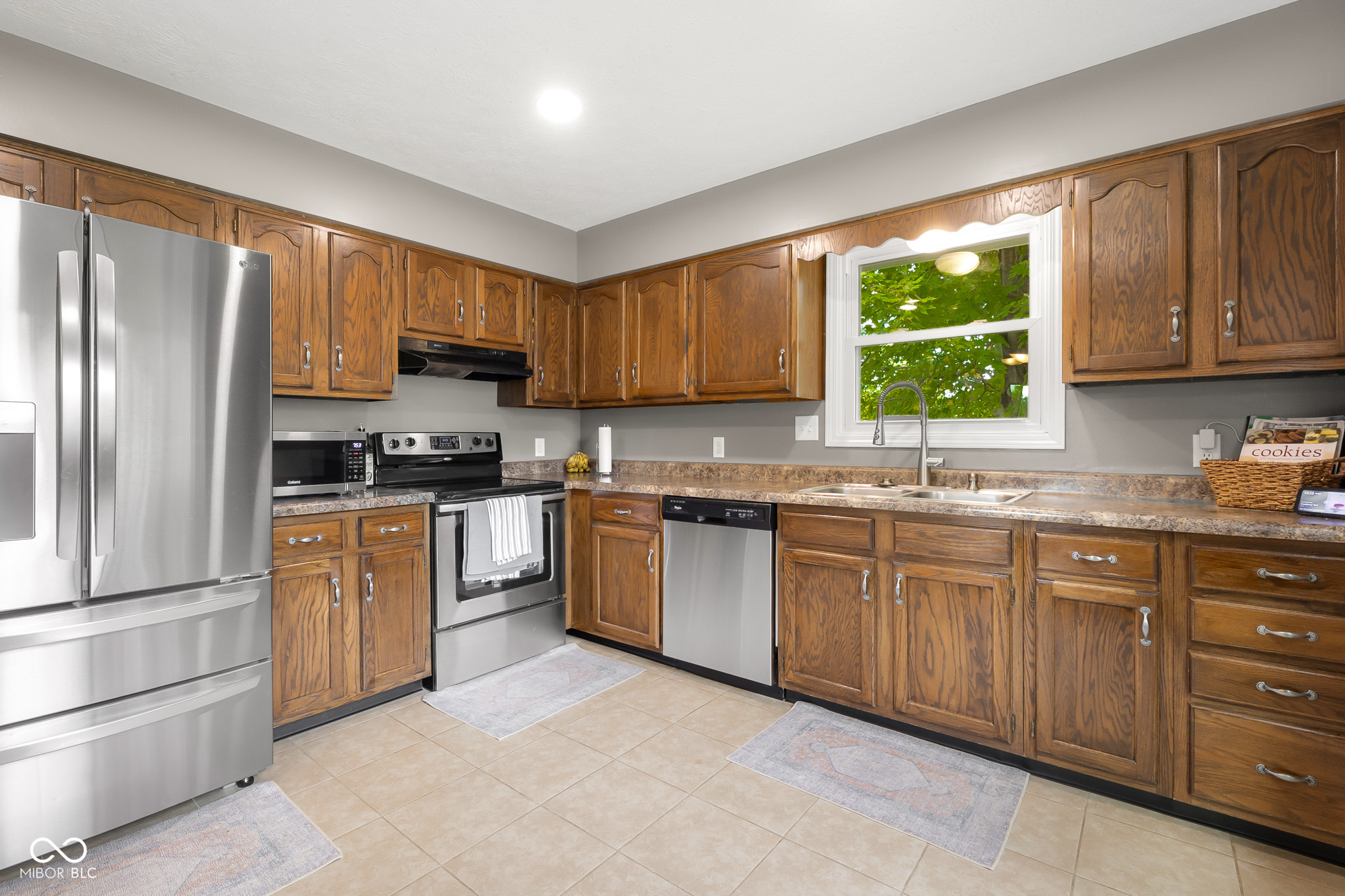 950 Countryside Lane Columbus, IN 47201 - Photo 10 of 47