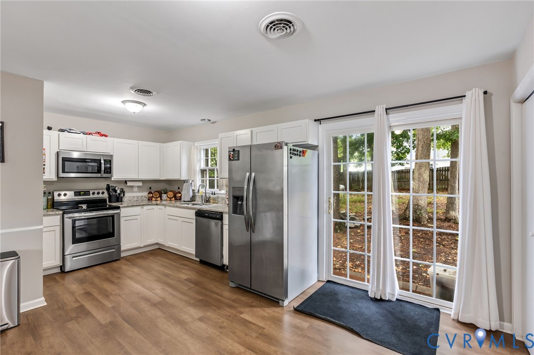 12104 Southernbelle Court Midlothian, VA 23112 - Photo 6 of 24