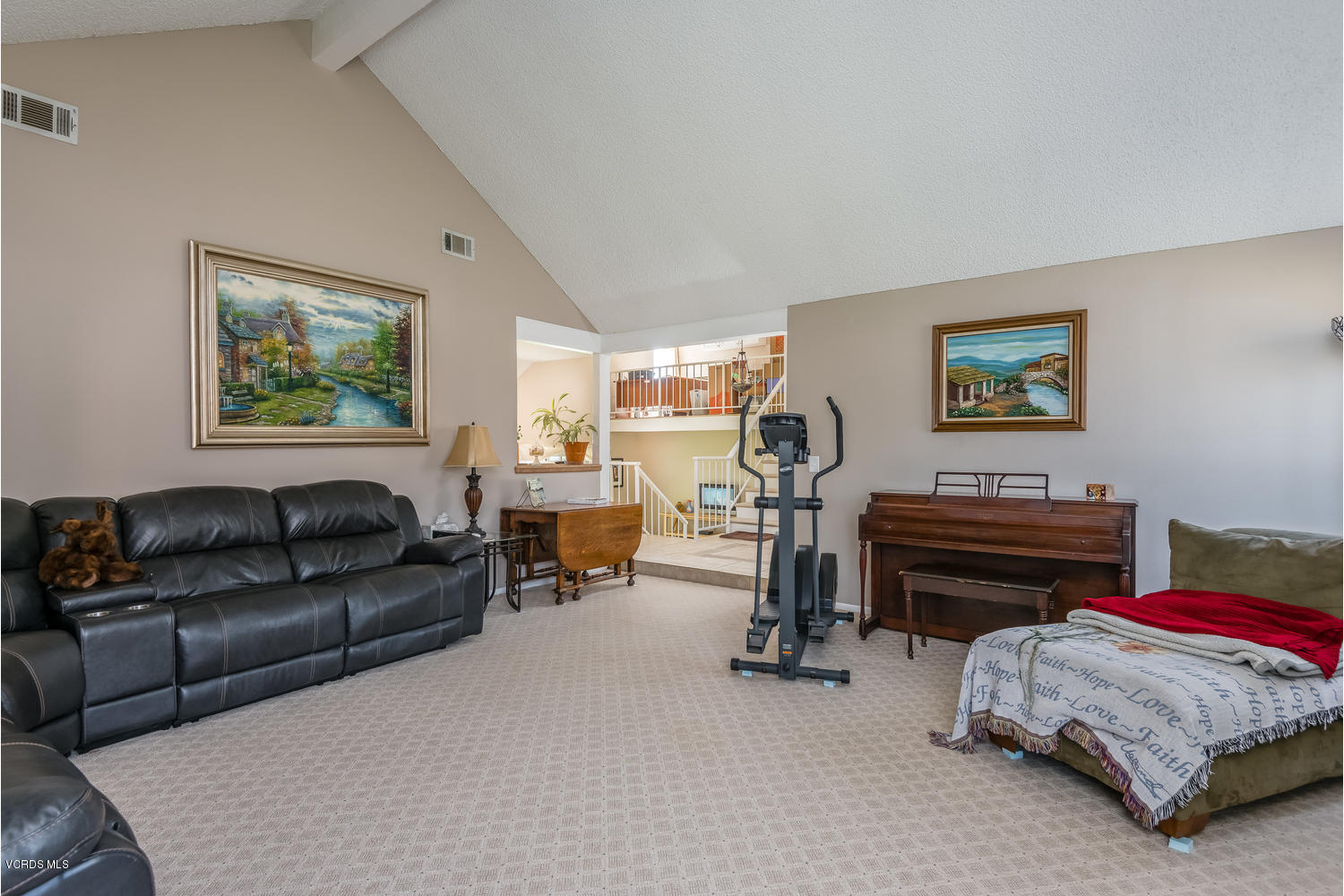 805 Woodgrove Road Fillmore, CA 93015 - Photo 6 of 26 805 Woodgrove Rd-006-003-Living Room-MLS