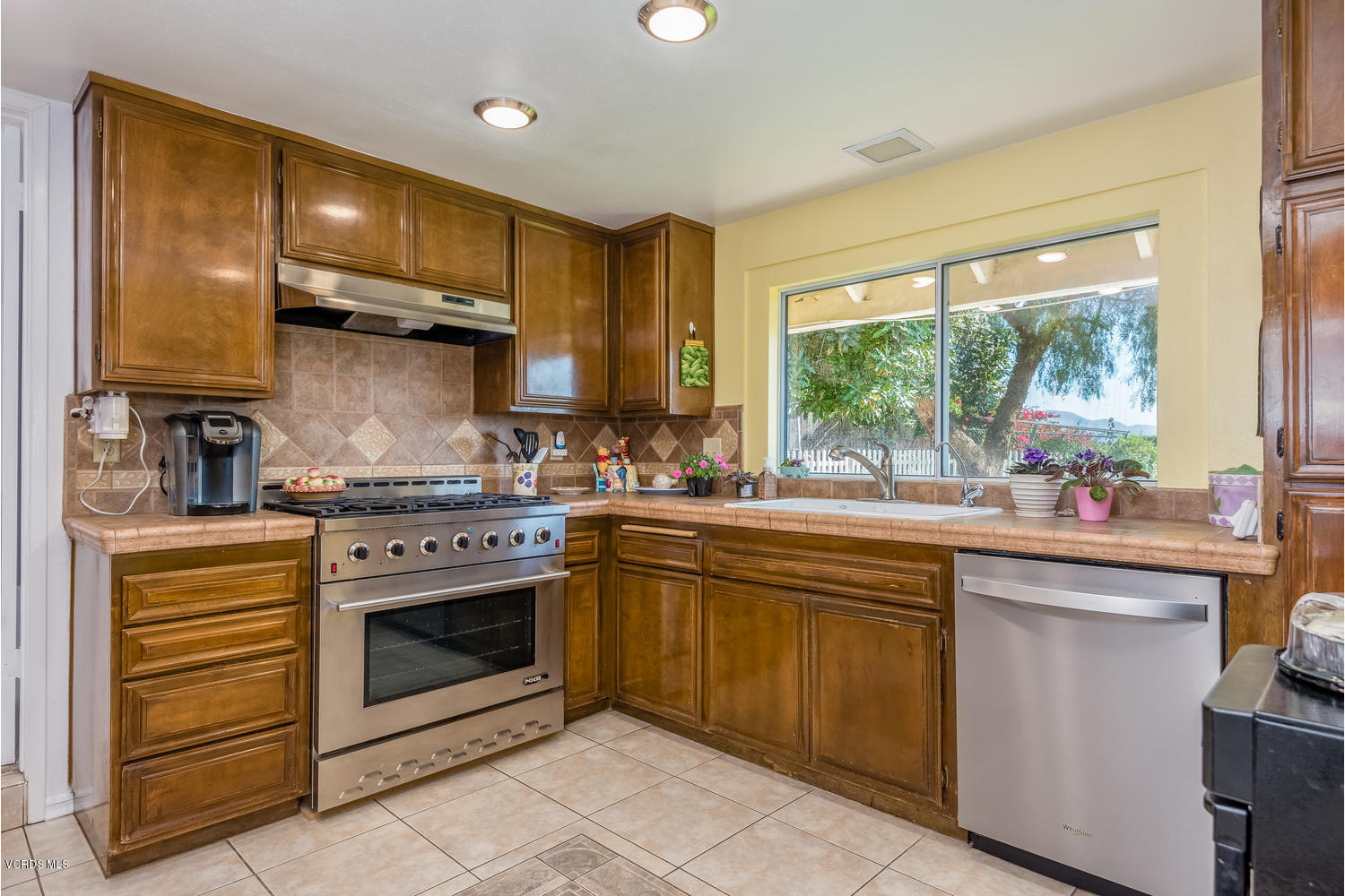 805 Woodgrove Road Fillmore, CA 93015 - Photo 8 of 26 805 Woodgrove Rd-008-015-Kitchen-MLS_Siz
