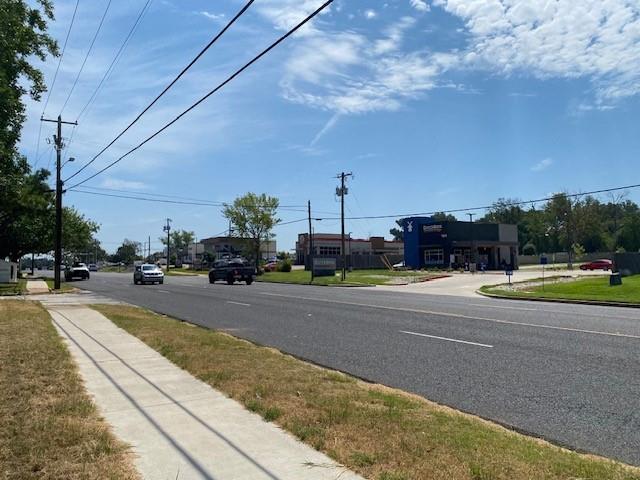 913 East Tyler Street Athens, TX 75751 - Photo 6 of 7