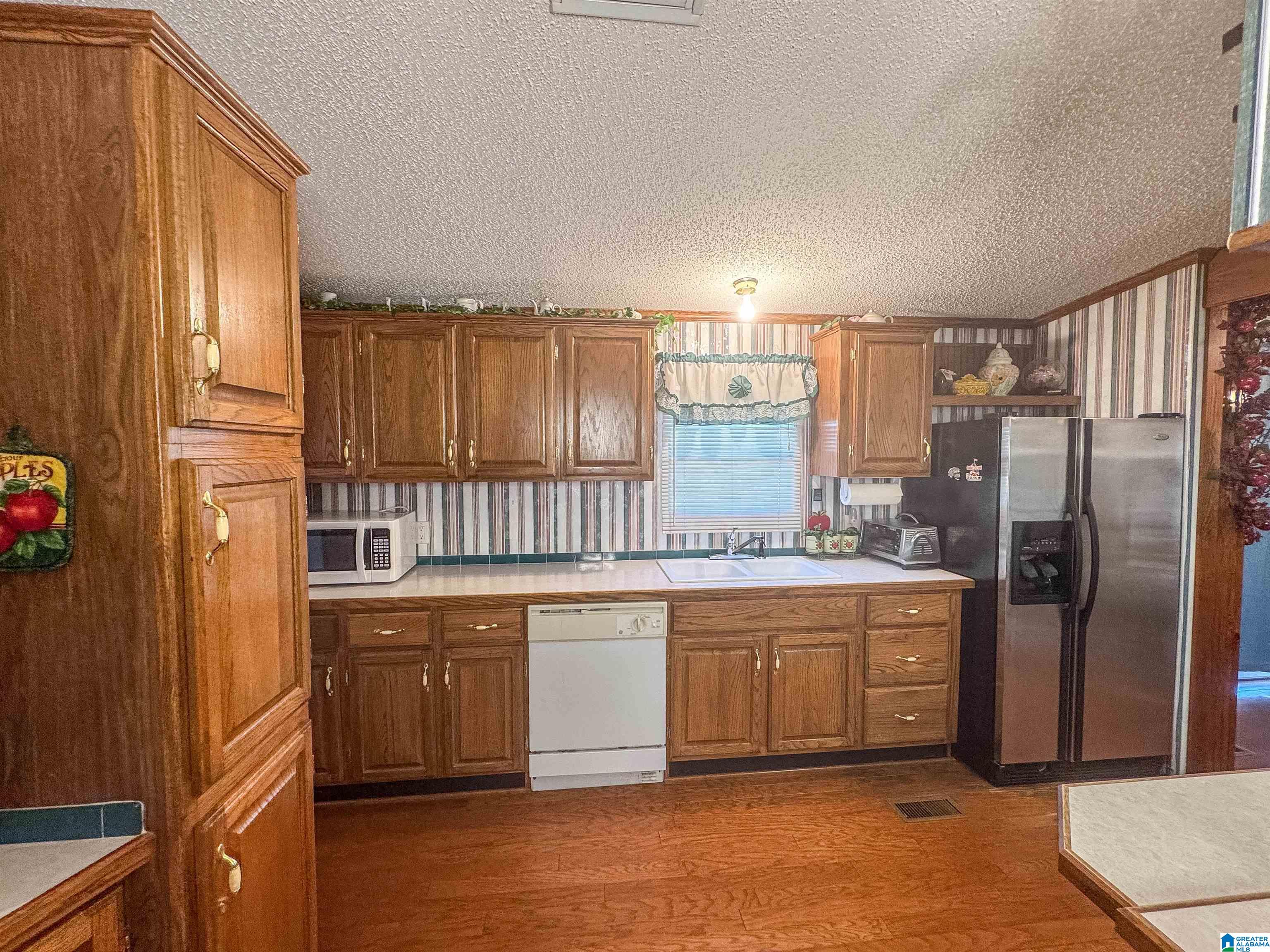187 Henderson Lake Road Munford, AL 36268 - Photo 14 of 38