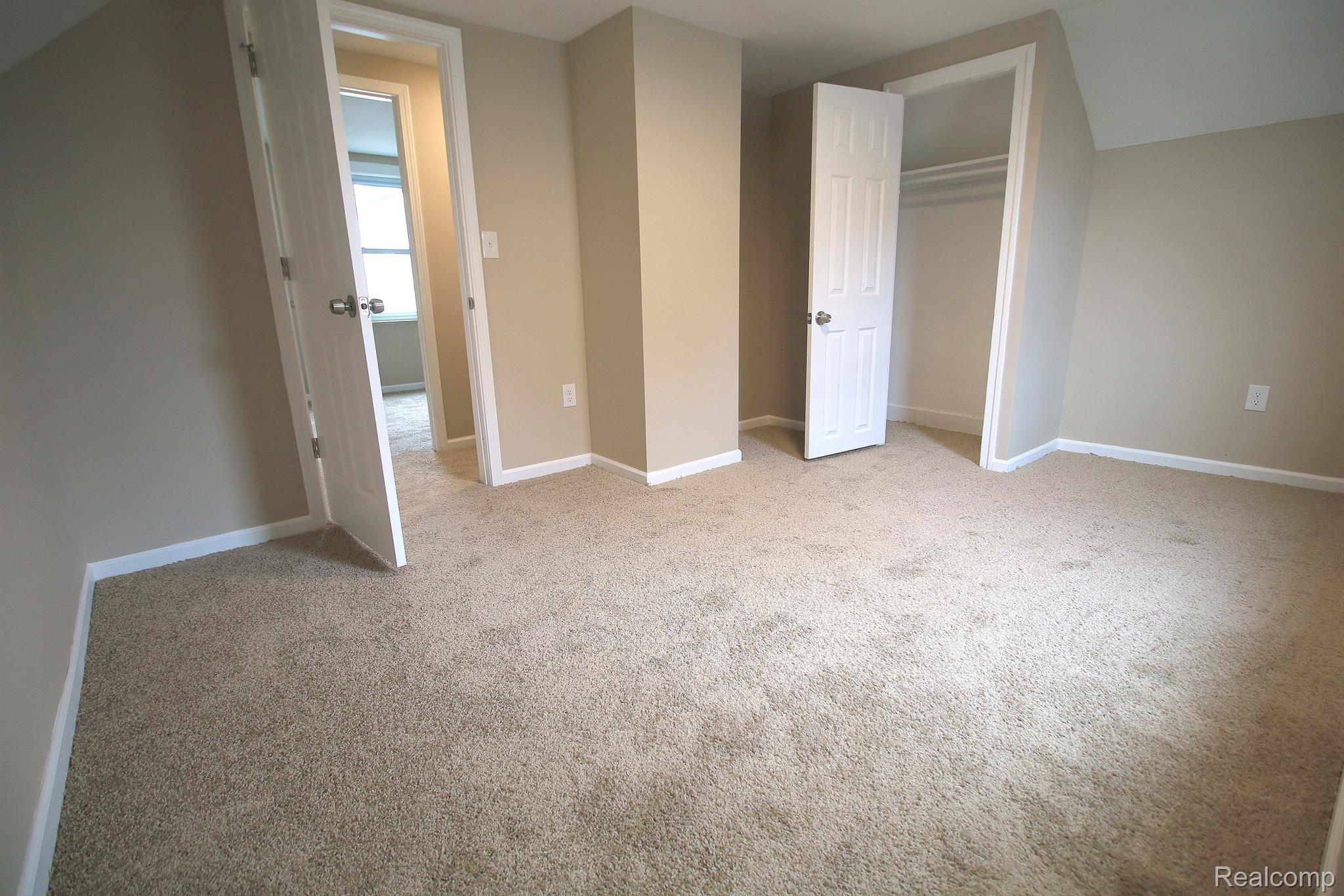 8212 Stephens Road Warren, MI 48089 - Photo 22 of 29 Gallery Image 22