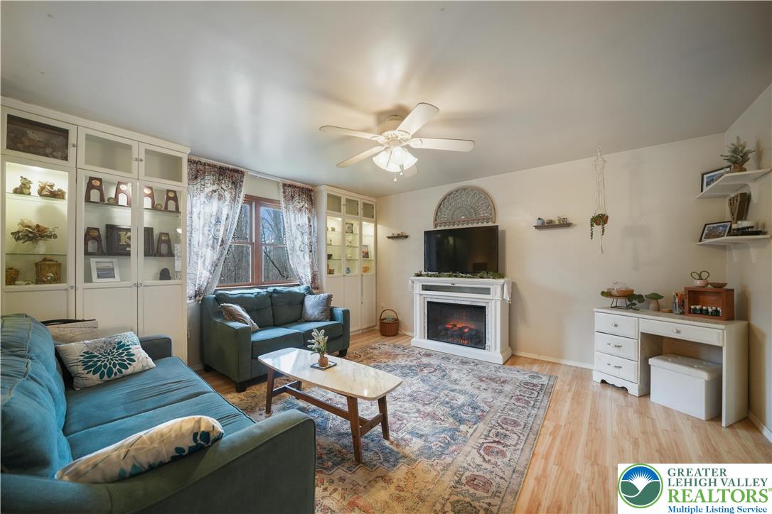 147 Smoketown Road Mertztown, PA 19539 - Photo 4 of 41 Gallery Image 4