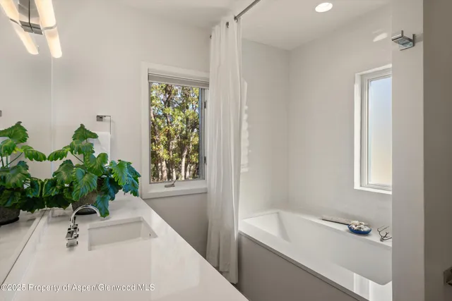 $4,400,000 | 1560 Medicine Bow Road, Aspen, CO 81611