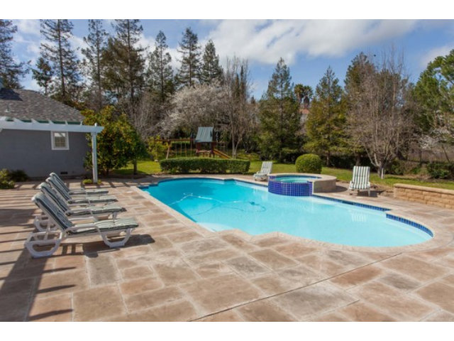 12469 Robleda Road Los Altos Hills, CA 94022 - Photo 14 of 20 Gallery Image 14