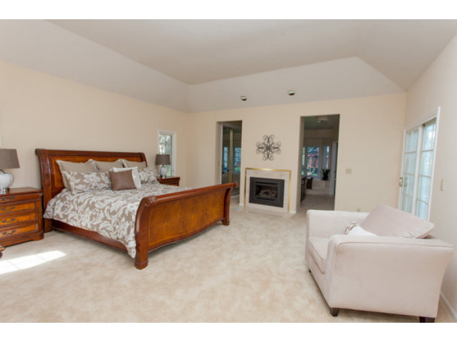 12469 Robleda Road Los Altos Hills, CA 94022 - Photo 4 of 20 Gallery Image 4