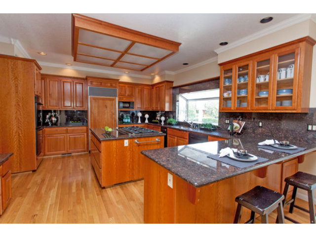 12469 Robleda Road Los Altos Hills, CA 94022 - Photo 7 of 20 Gallery Image 7