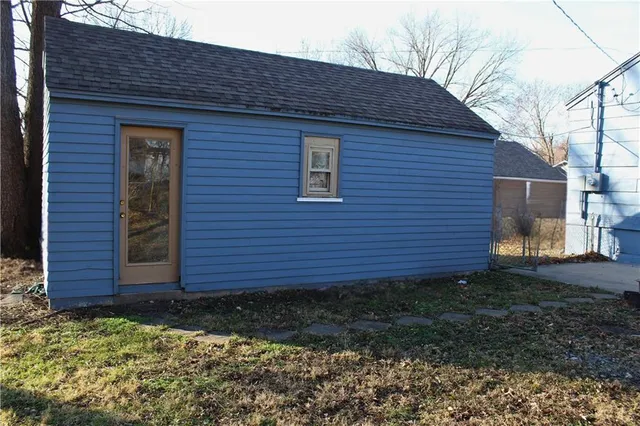 $189,900 | 314 Southwest 10th Street, Blue Springs, MO 64015