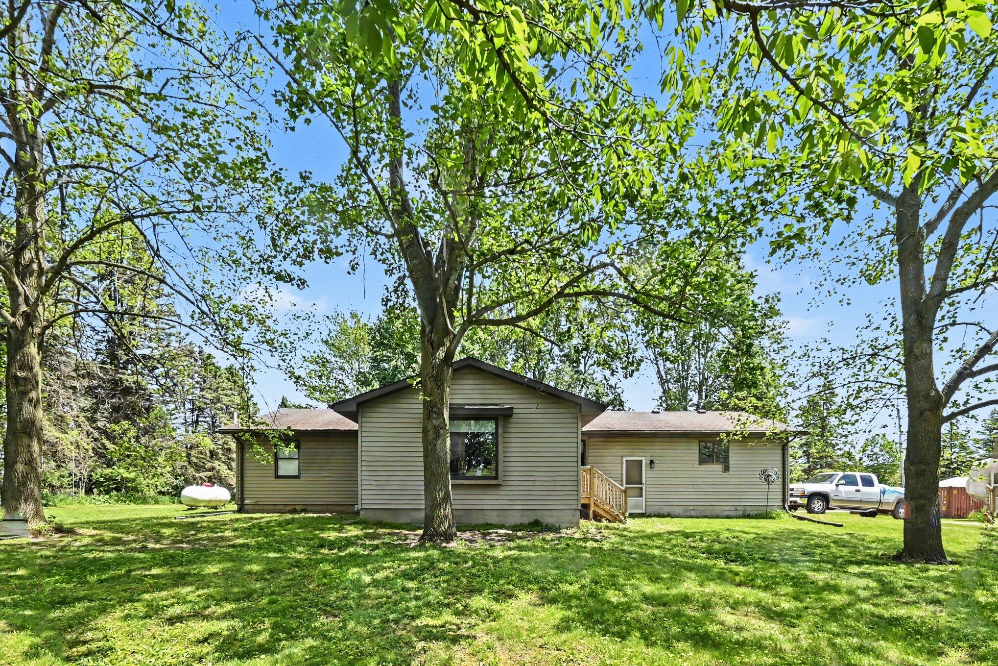 1691 North Michigan Road Eaton Rapids, MI 48827 - Photo 30 of 33 030_file_3611