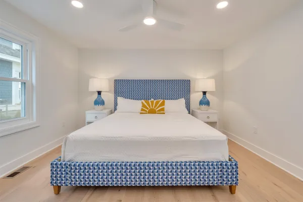 a view of entryway with kitchen