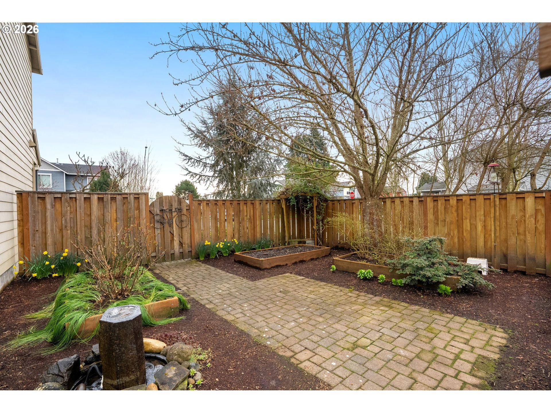 52183 Southeast Tussing Way Scappoose, OR 97056 - Photo 28 of 32 a backyard of a house with lots of green space