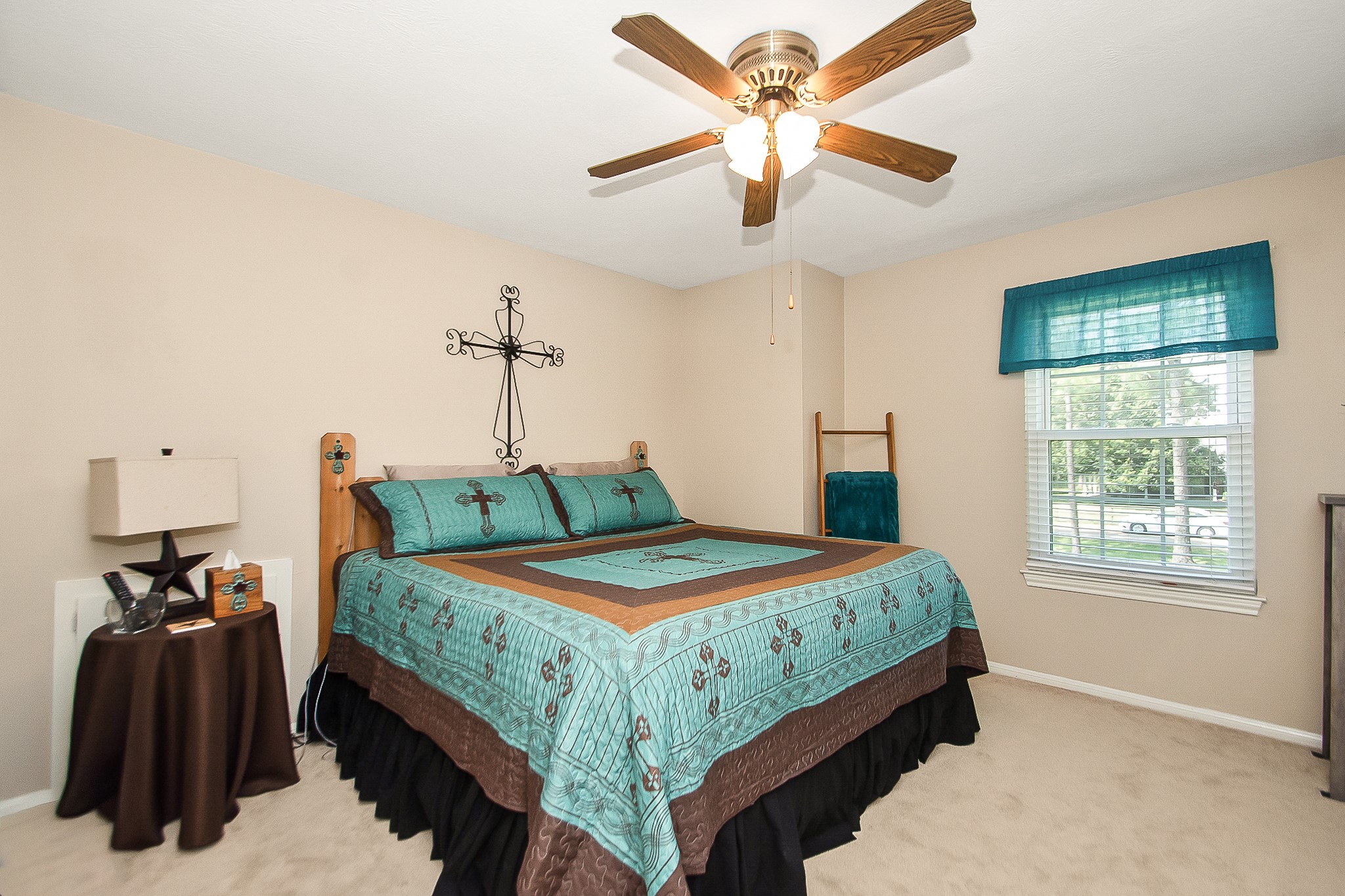 9112 Pilgrim Circle Rosharon, TX 77583 - Photo 20 of 32 Second floor bedroom #1