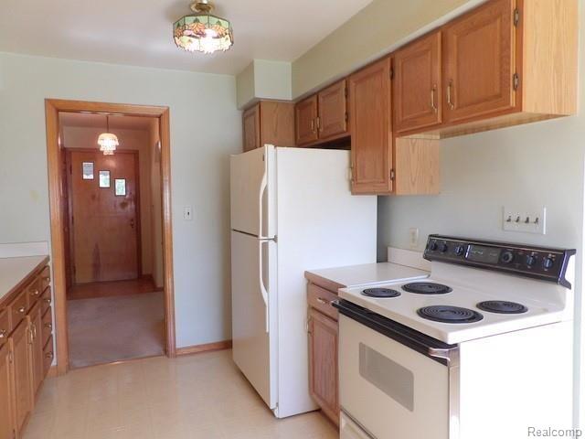 9681 Allen Road Allen Park, MI 48101 - Photo 27 of 65 27. STOVE AND REFRIGERATOR STAY!