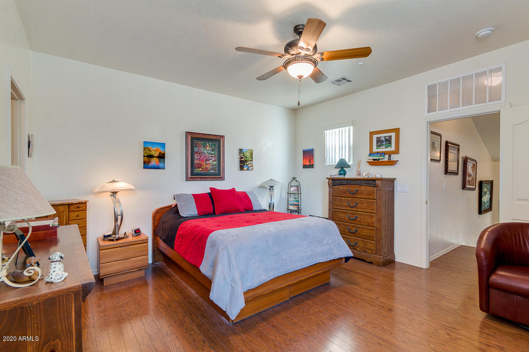 975 West Wendy Way Gilbert, AZ 85233 - Photo 12 of 31 13