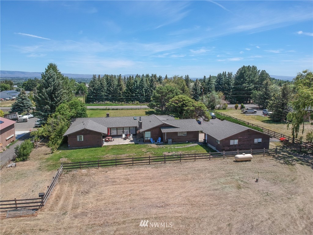 1221 Hanson Road Ellensburg, WA 98926 - Photo 2 of 40 Gallery Image 2
