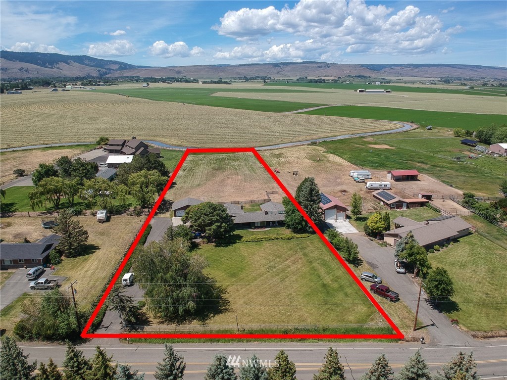 1221 Hanson Road Ellensburg, WA 98926 - Photo 3 of 40 Gallery Image 3