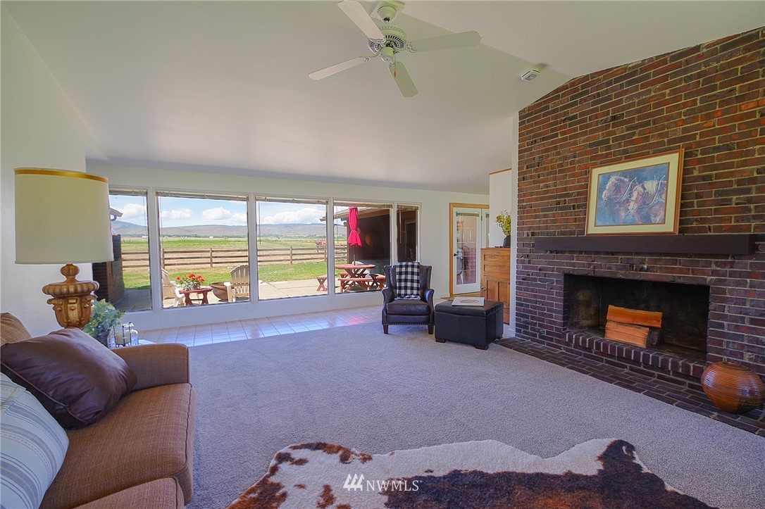 1221 Hanson Road Ellensburg, WA 98926 - Photo 8 of 40 Gallery Image 8