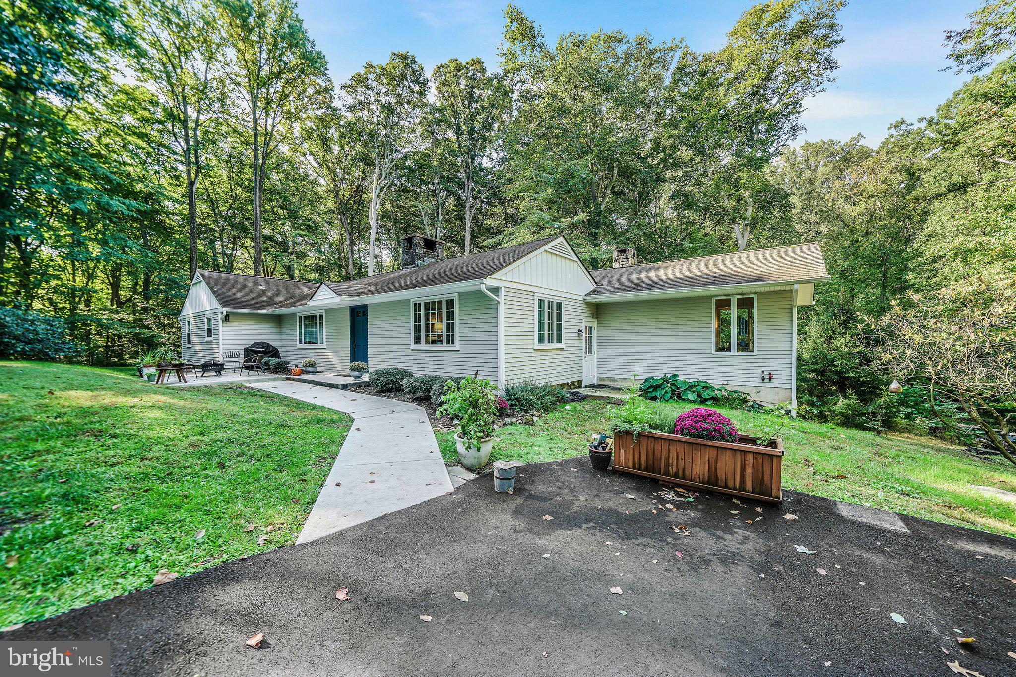 871 Old Public Road Hockessin, DE 19707 - Photo 2 of 33 Gallery Image 2