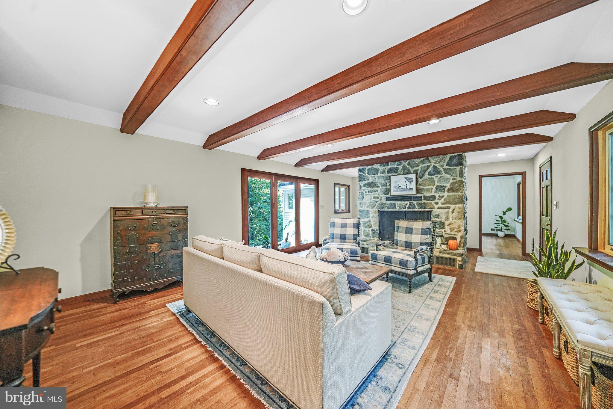 871 Old Public Road Hockessin, DE 19707 - Photo 4 of 33 Gallery Image 4