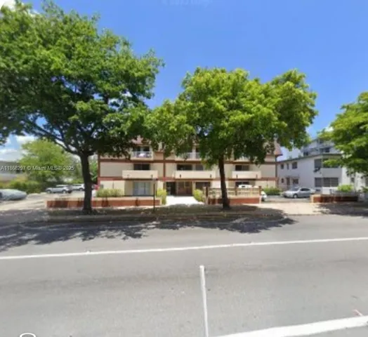 a view of street with tree s