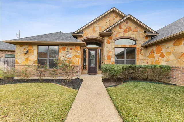 $499,900 | 2739 Colony Village Drive, Bryan, TX 77808