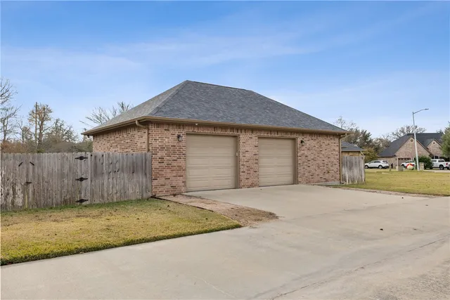 $499,900 | 2739 Colony Village Drive, Bryan, TX 77808