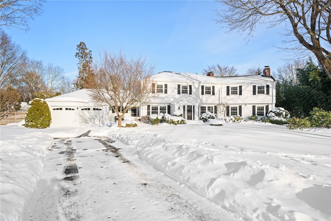 Welcome home to 27 Lee Road....Rumstick Village